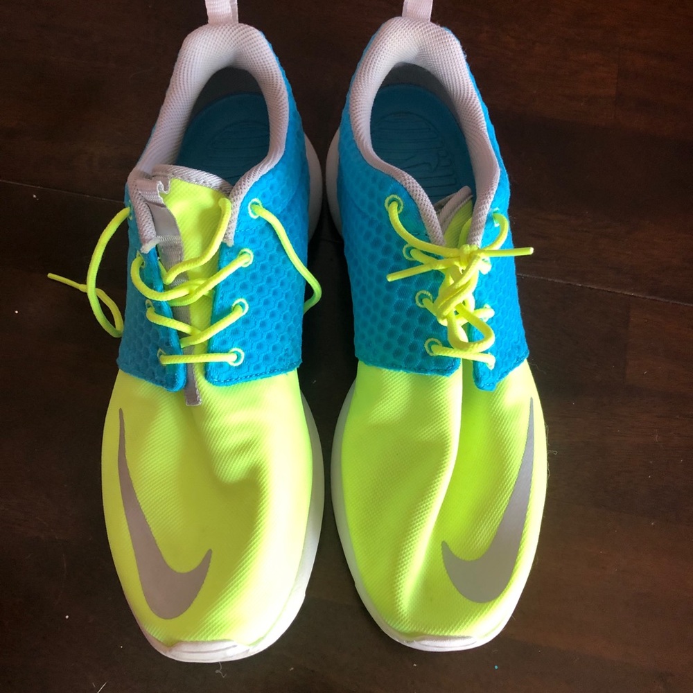 Nike Roshe Run FB Current Blue (size 9.5)